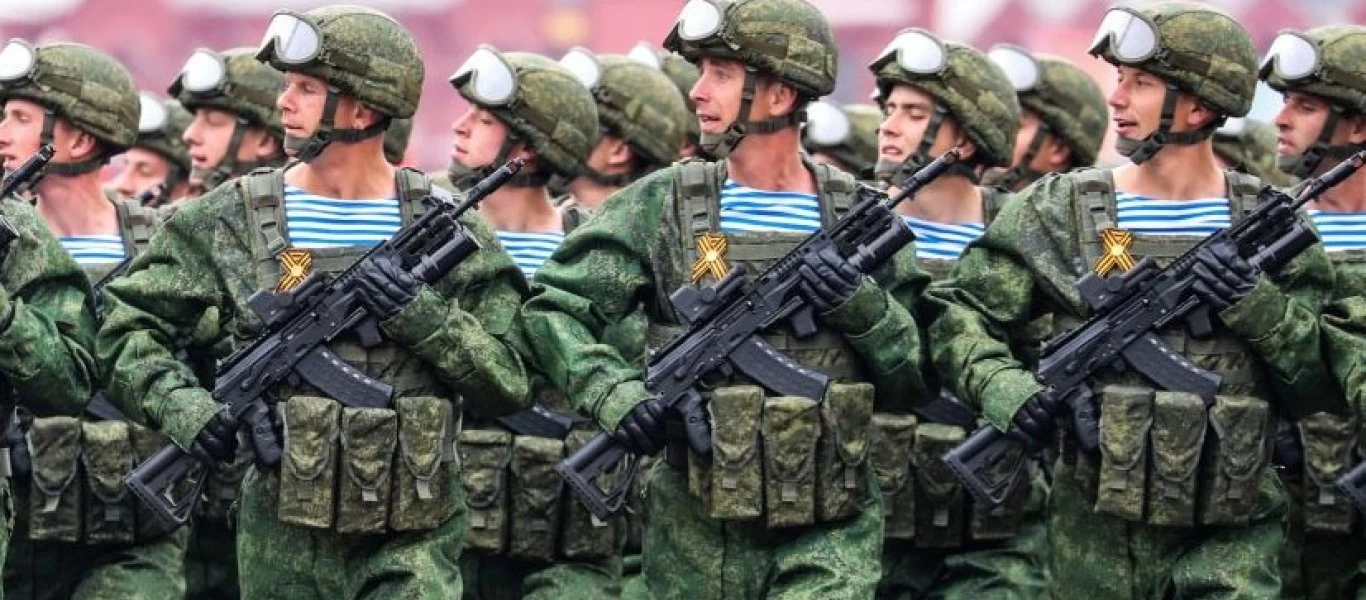 Κοινή άσκηση Ρώσων και Λευκορώσων αλεξιπτωτιστών σε σενάριο «ειρηνευτικής αποστολής» (βίντεο)